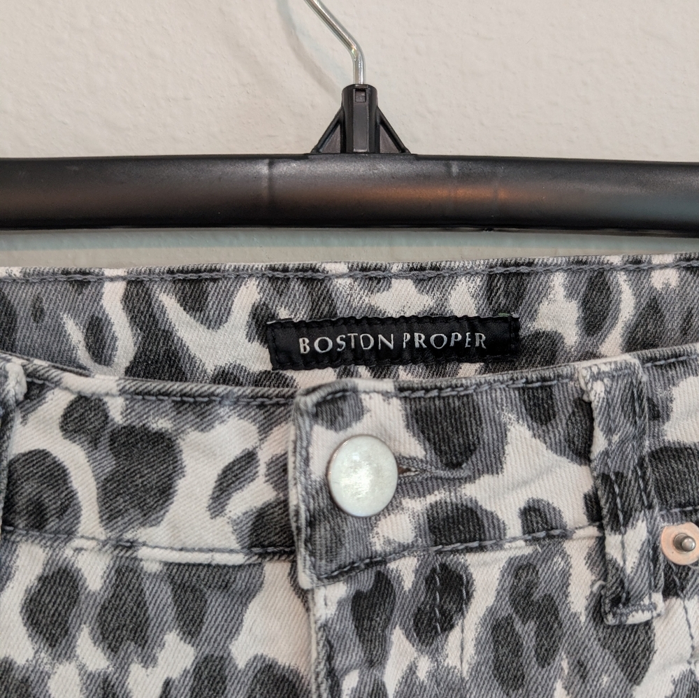 Boston Proper Snow Leopard Print Jeans Size 30 - Picture 3 of 10